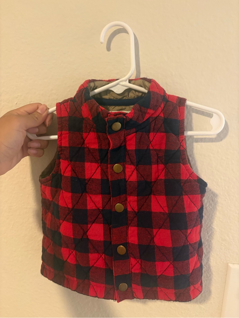 crown & ivy Red and Black Buffalo Plaid Quilted Vest